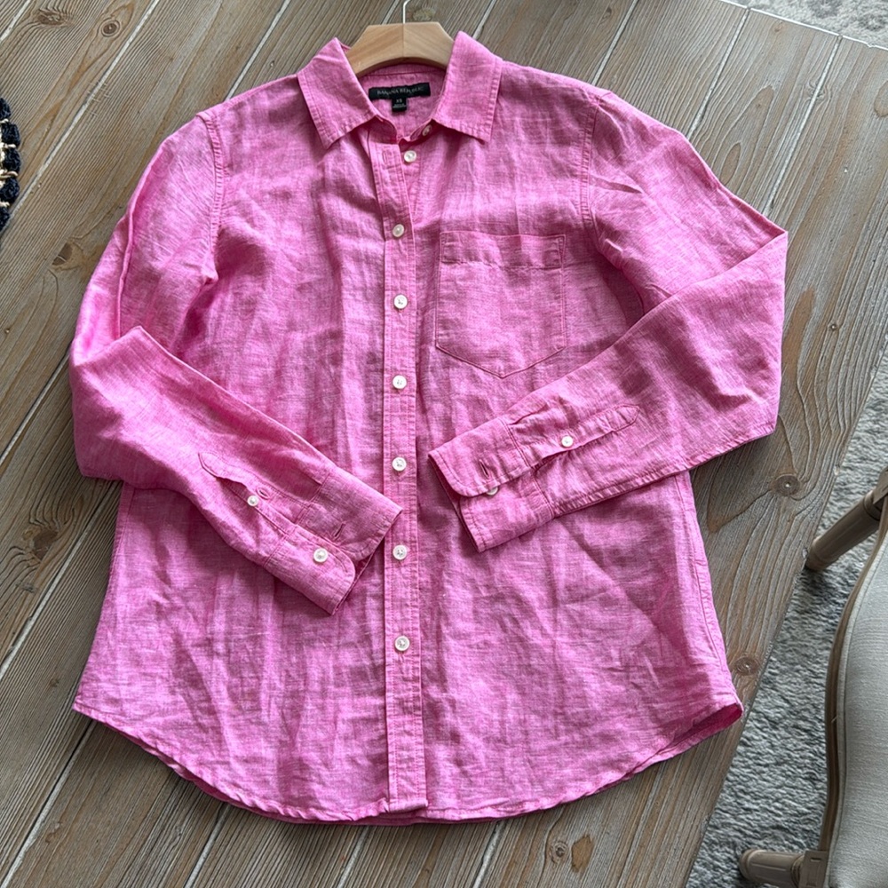 Woman’s Banana Republic Pink Linen Casual Button Down Shirt XS